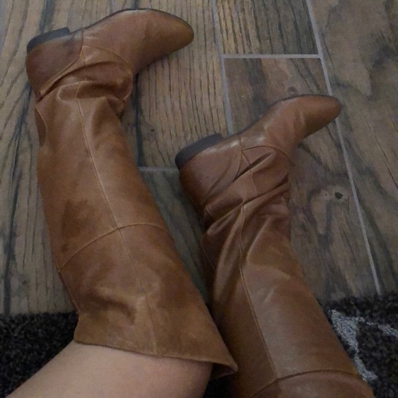 Over-the-knee boots - Picture 3 of 4